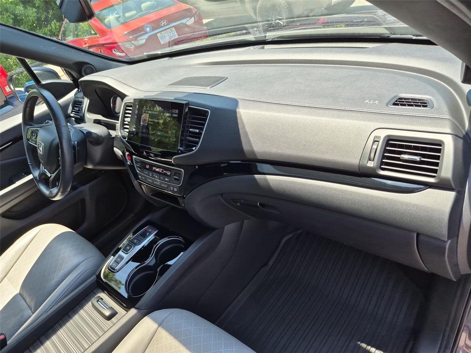 Used 2020 Modern Steel Metallic Honda Touring image 39