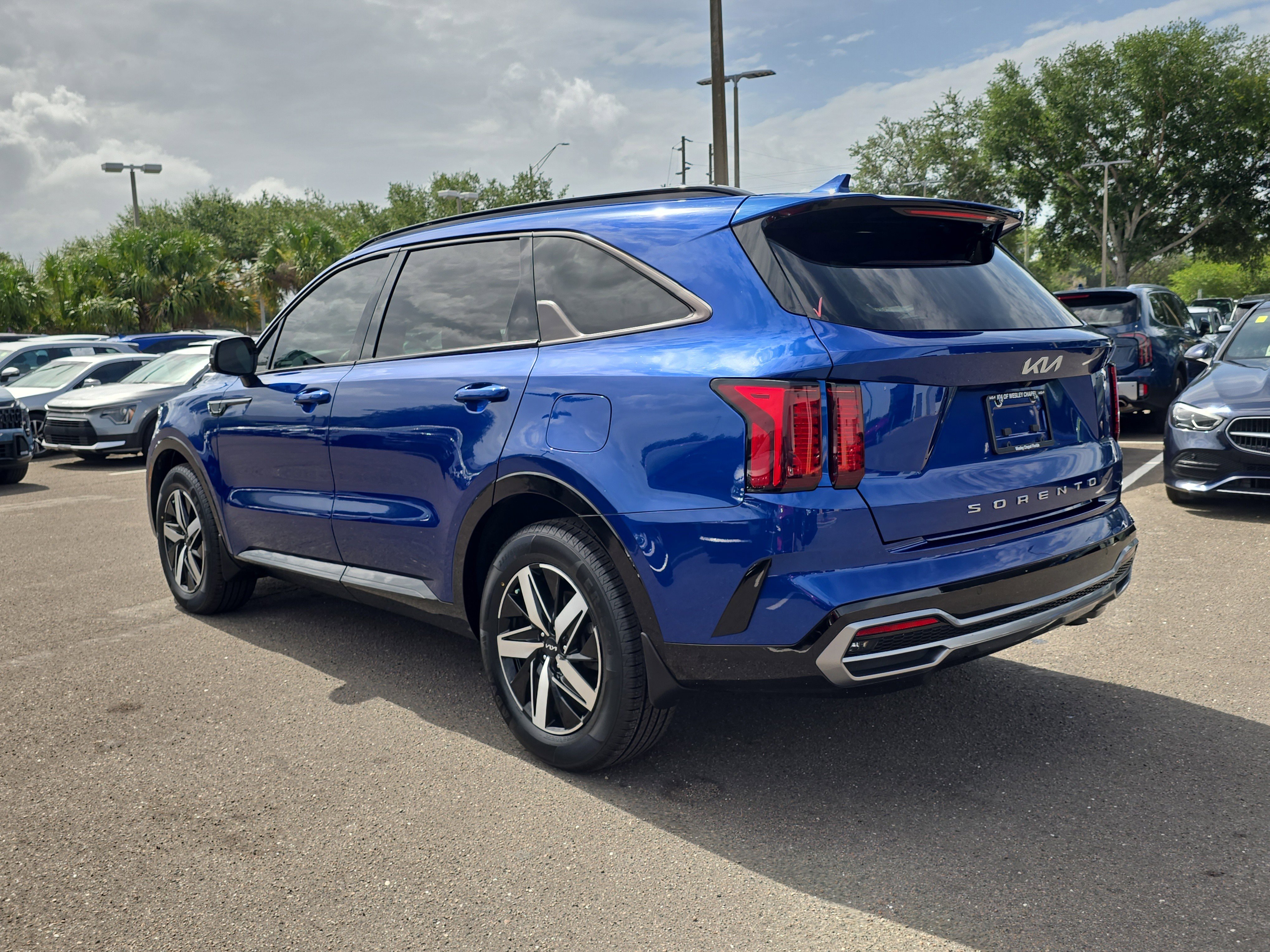 Certified Used 2022 Sapphire Blue Kia EX image 6