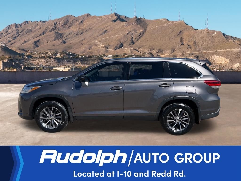 Used 2019 Gray Toyota XLE image 2
