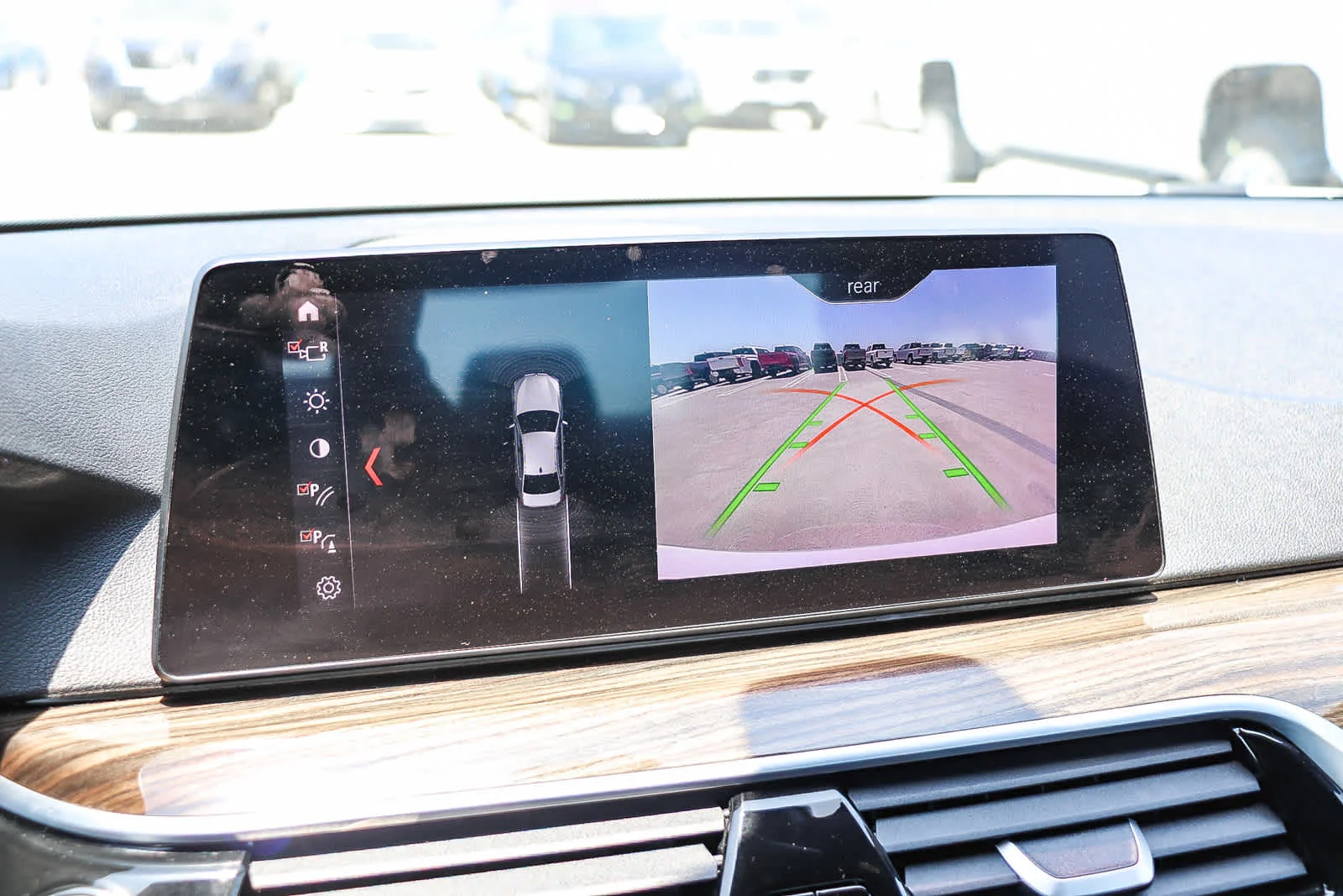 Used 2019 Alpine White BMW 530i image 25