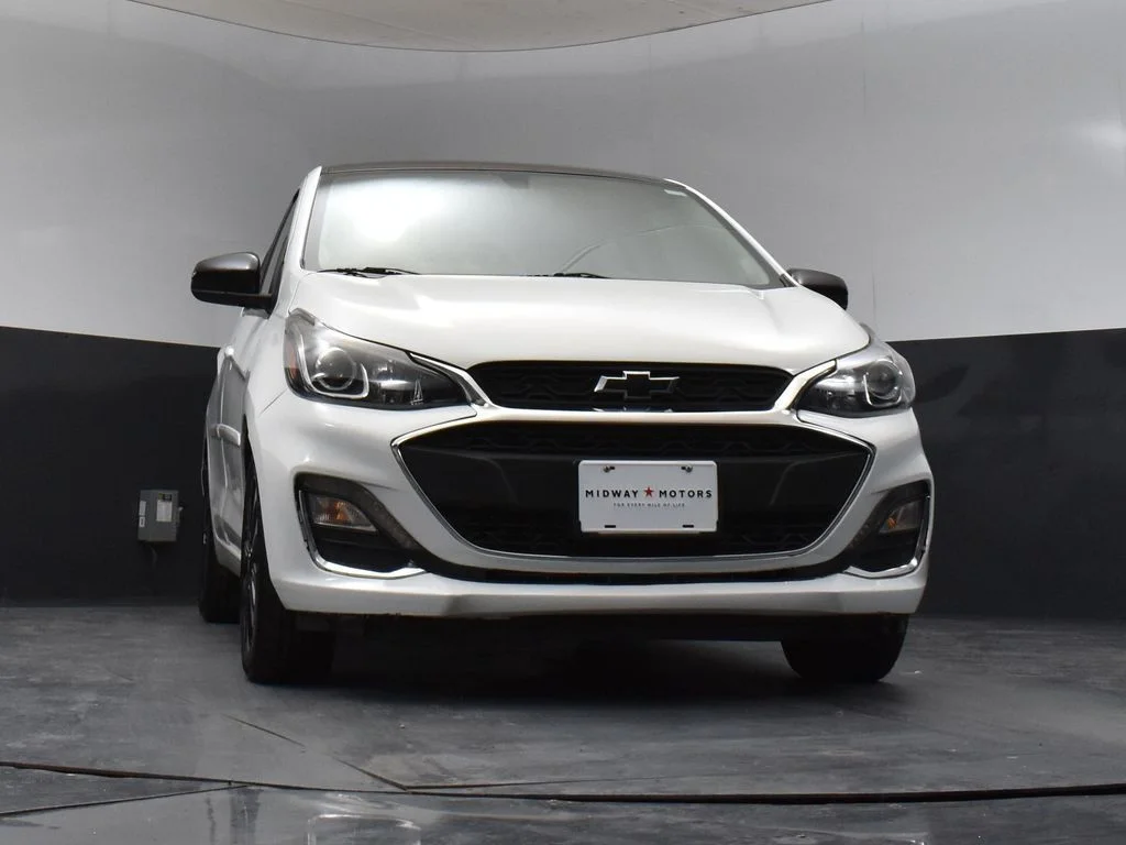 Used 2021 White Chevrolet 1LT image 30