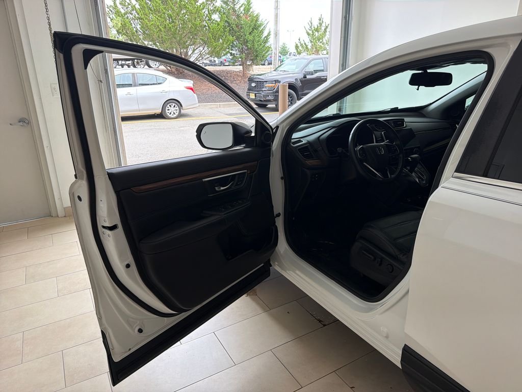 Used 2021 White Honda EX-L image 10