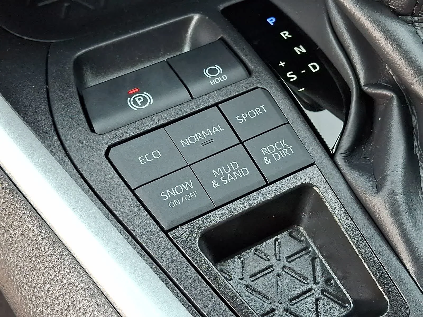 Certified Used 2024 Ice Cap Toyota XLE image 28