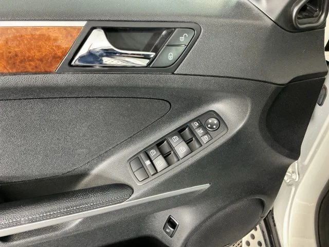 Used 2008  Mercedes-Benz ML 350 image 13