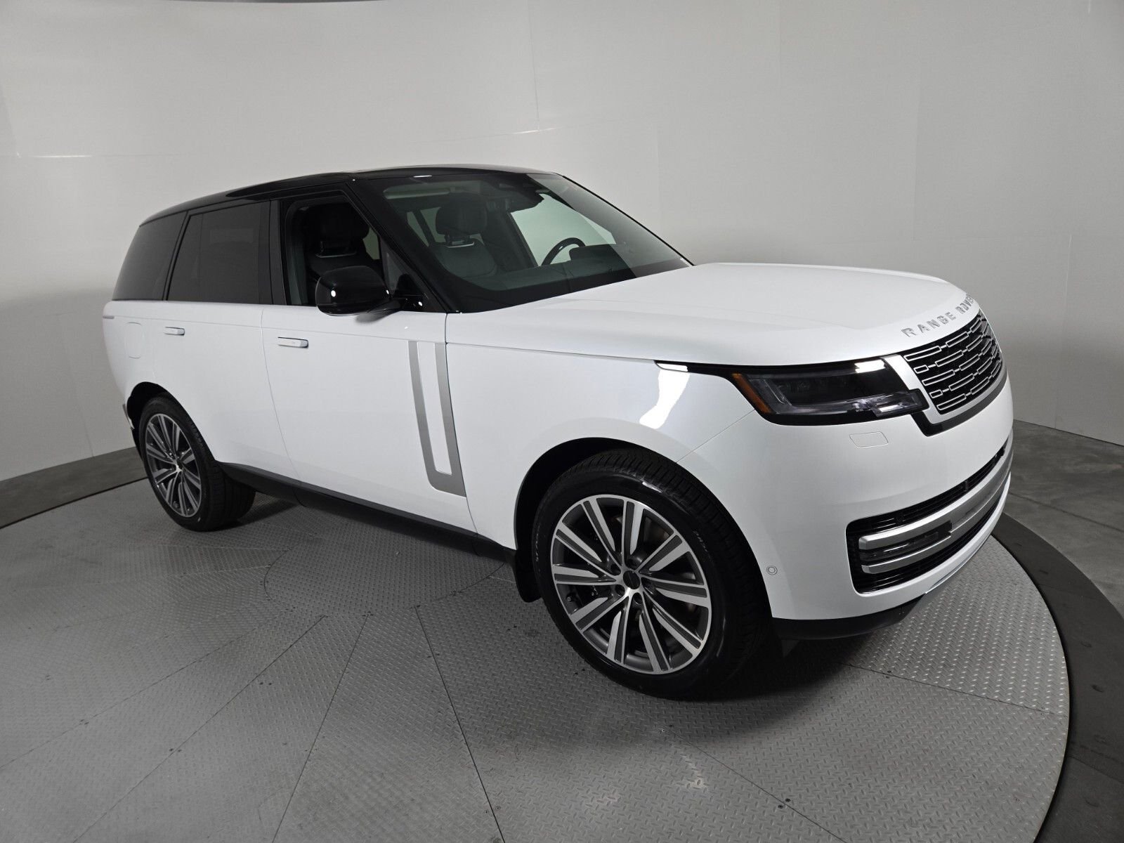 New 2026 Ostuni Pearl White Land Rover Autobiography image 16