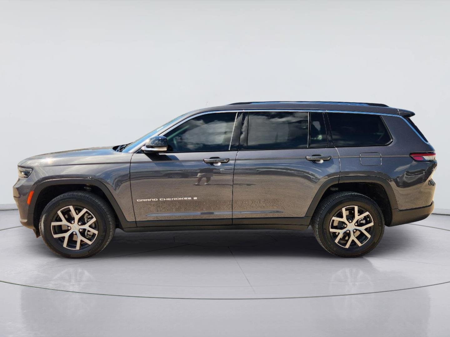 2023 Jeep Grand Cherokee L photo 4 of 33