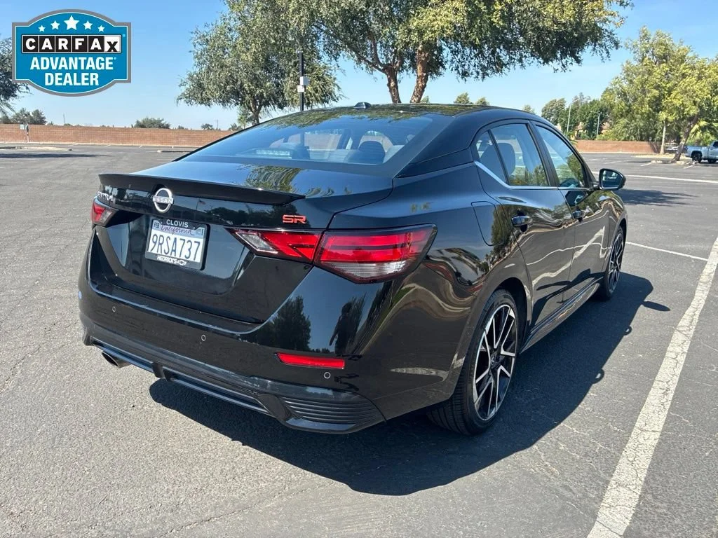 Used 2025 Super Black Nissan SR image 3
