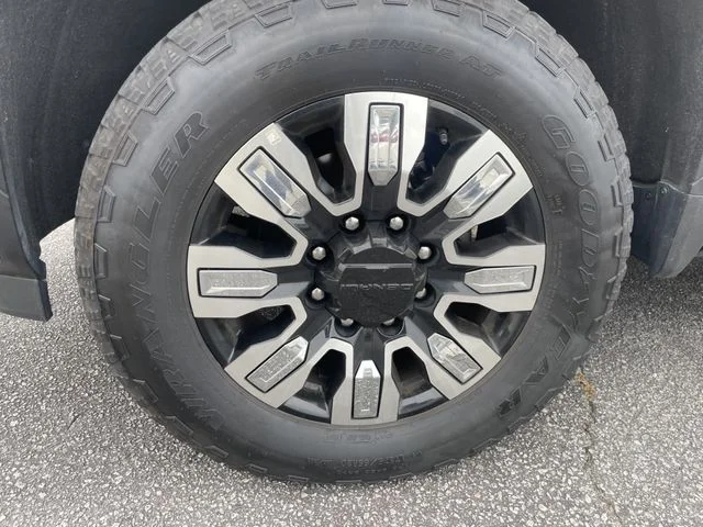 Used 2025 Sterling Metallic GMC Denali image 14
