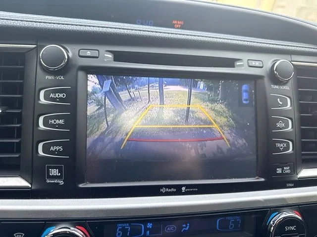 Used 2014 Red Toyota  image 15