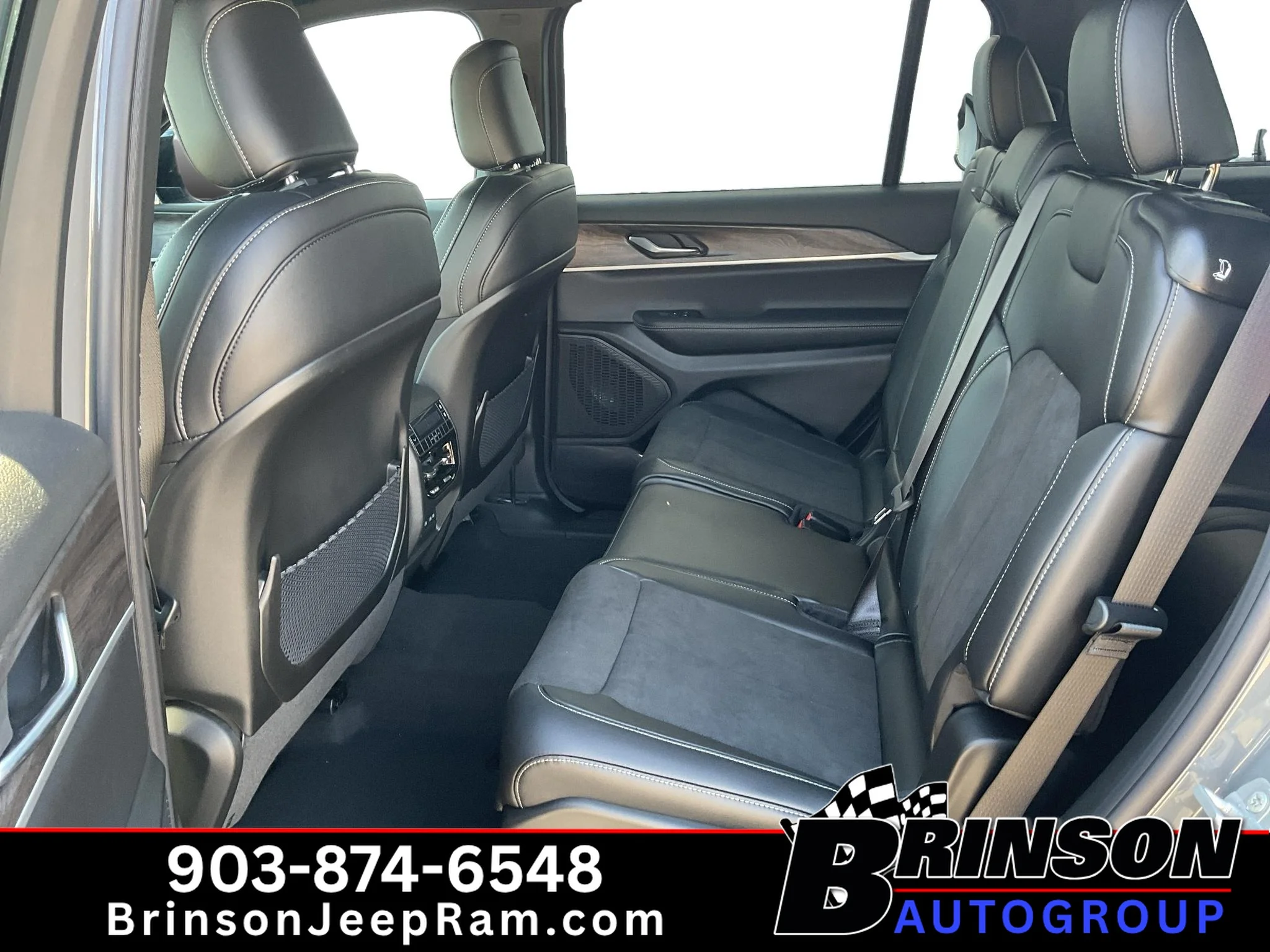 New 2027 Sting-Gray Clear-Coat Paint Jeep Laredo Altitude image 8