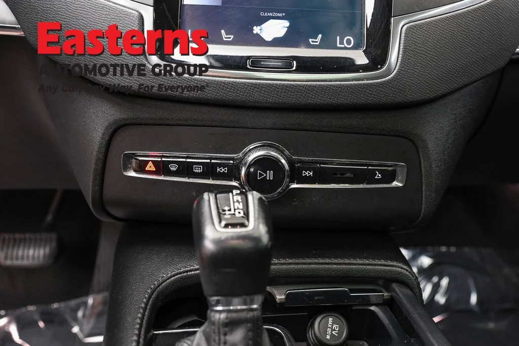 Used 2022 Gray Volvo T5 Momentum image 19