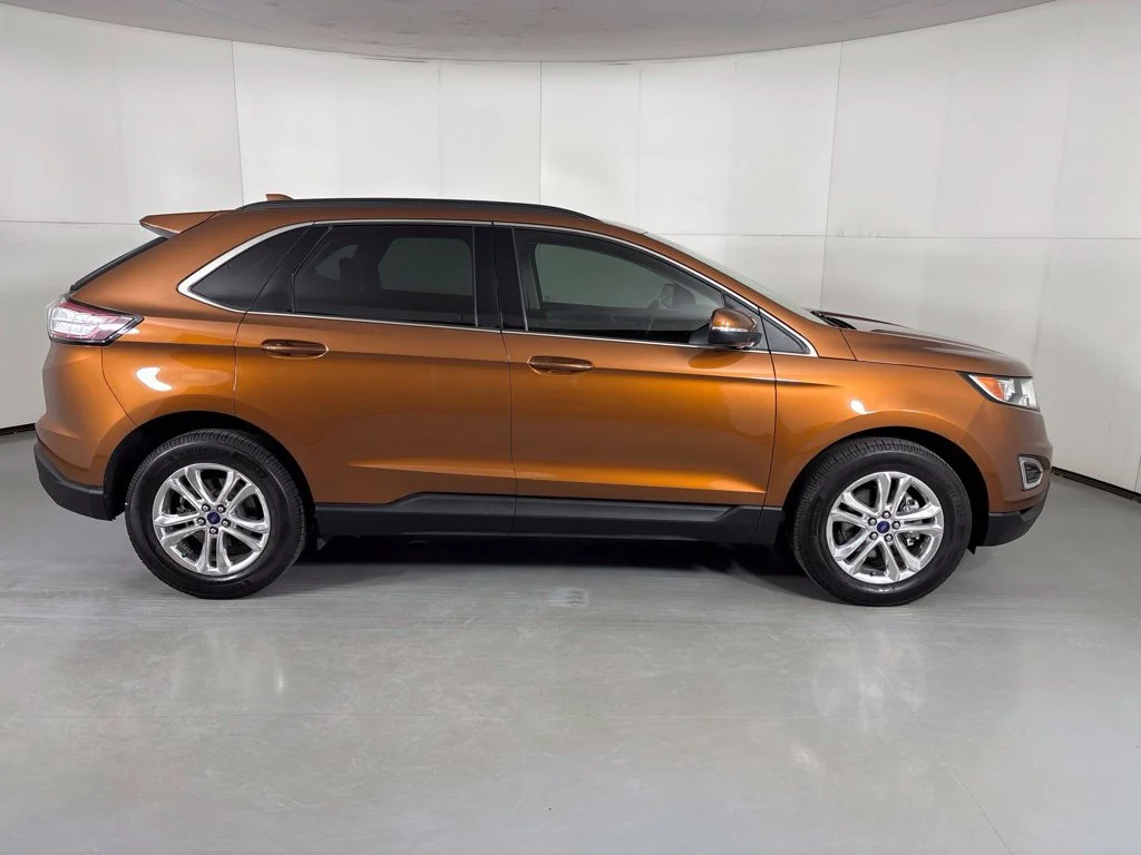 Used 2017 Red Ford SEL image 9