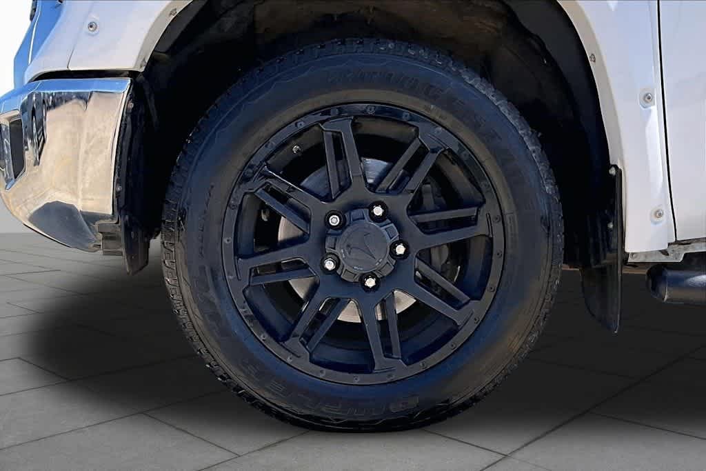 Used 2019 Super White Toyota SR5 image 33