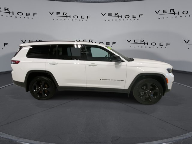 Used 2025 Bright White Clearcoat Jeep Altitude X image 9