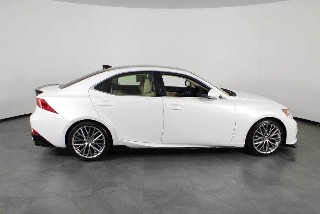 Used 2015  Lexus 250 image 10