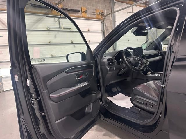 2025 Honda Pilot Black Edition - Photo 12