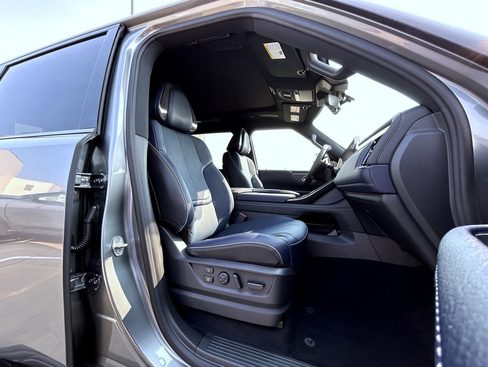 New 2027 DYNAMIC METAL INFINITI Sport 4WD image 15