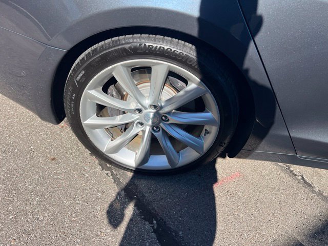 Used 2016 Midnight Silver Metallic Tesla 75D image 4