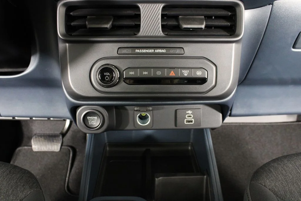 New 2026 Azure Gray Metallic Tri-Coat Ford XLT image 25