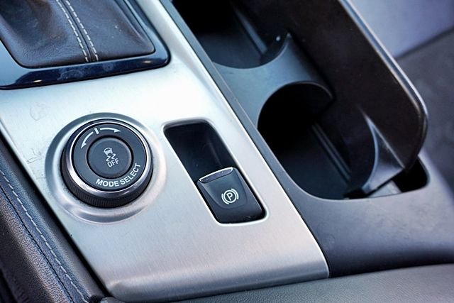 Used 2014 Red Chevrolet Coupe image 31