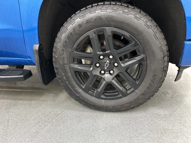 Used 2022 Blue Chevrolet RST image 29