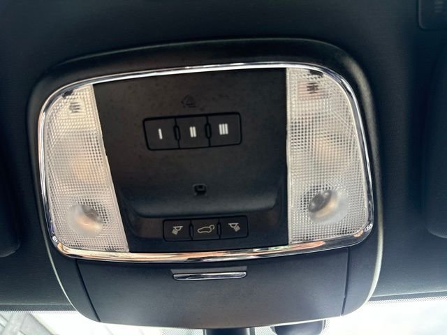 Used 2019 White Jeep Altitude image 24