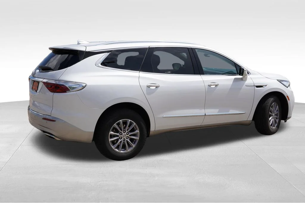 Used 2024 White Frost Tricoat Buick Essence image 4