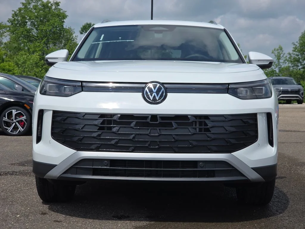 New 2026 Pure White Volkswagen 2.0T SE image 9
