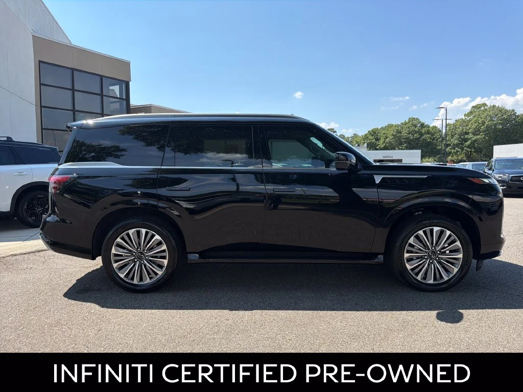 Certified Used 2025 Black Obsidian INFINITI LUXE image 13