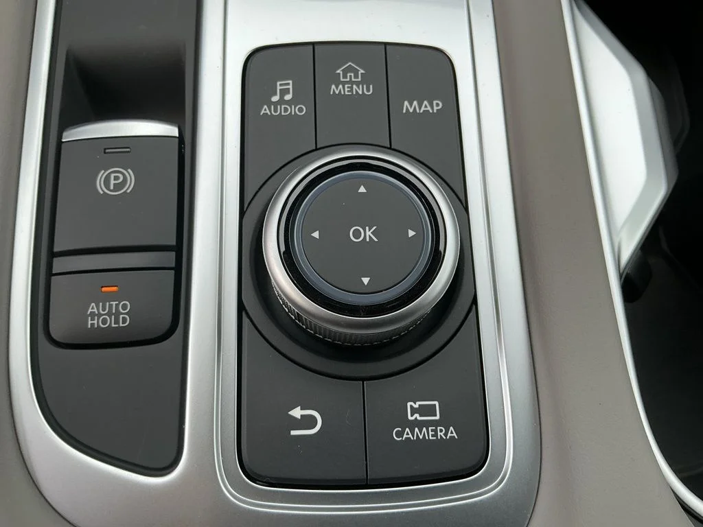 New 2026 GRAPHITE SHADOW INFINITI Luxe FWD image 13