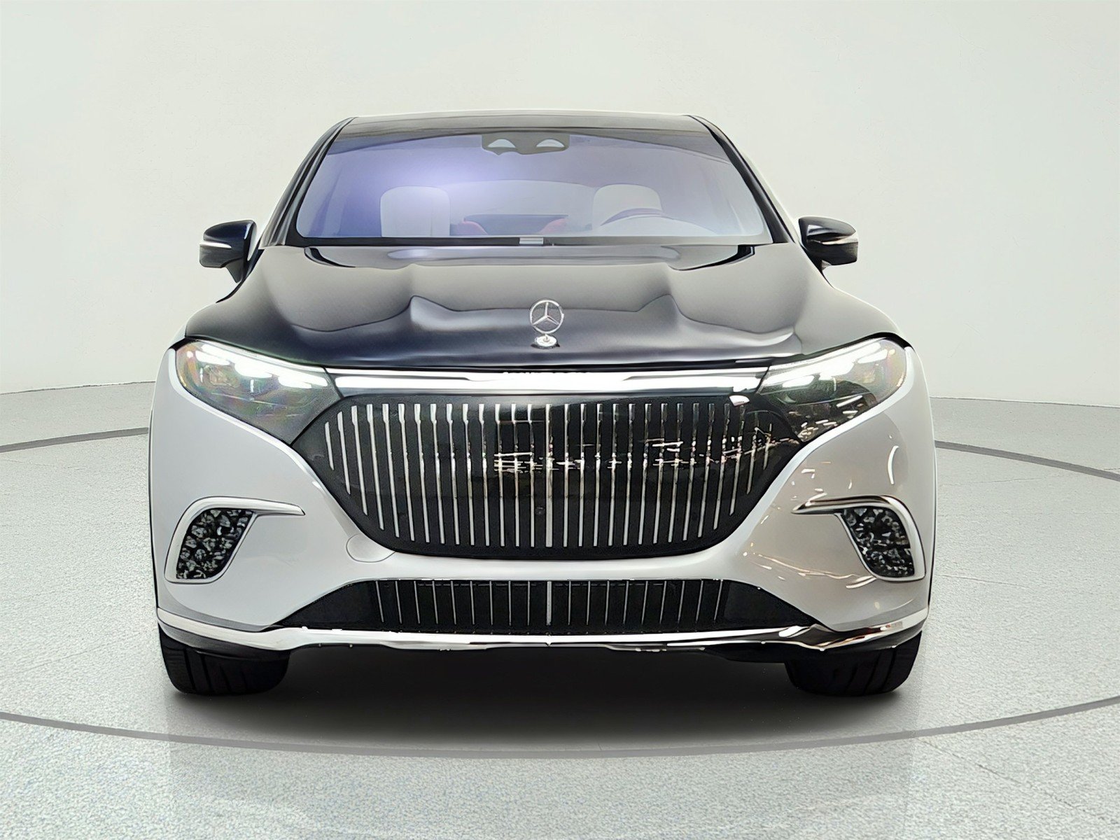 Used 2024 CIRRUS SILVER/NAUTIC Mercedes-Benz Maybach EQS 680 4MATIC® SUV image 2