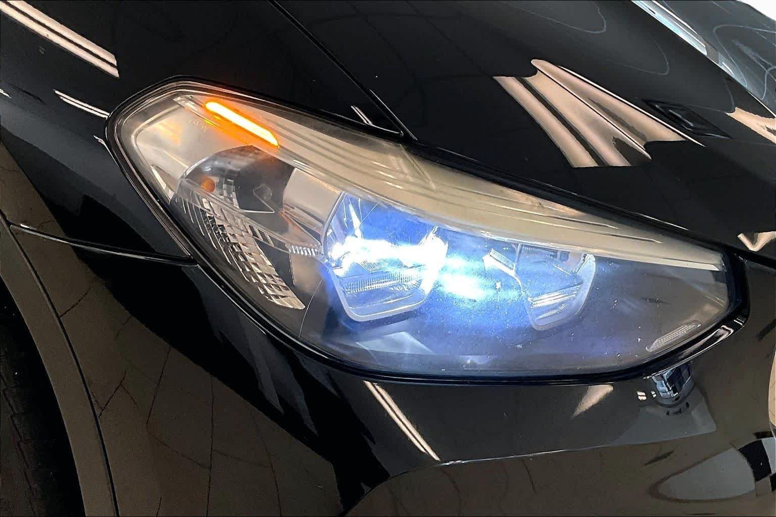 Used 2019 Black Sapphire Metallic BMW sDrive30i image 26