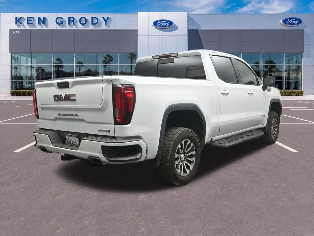 Used 2020 White GMC AT4 image 7