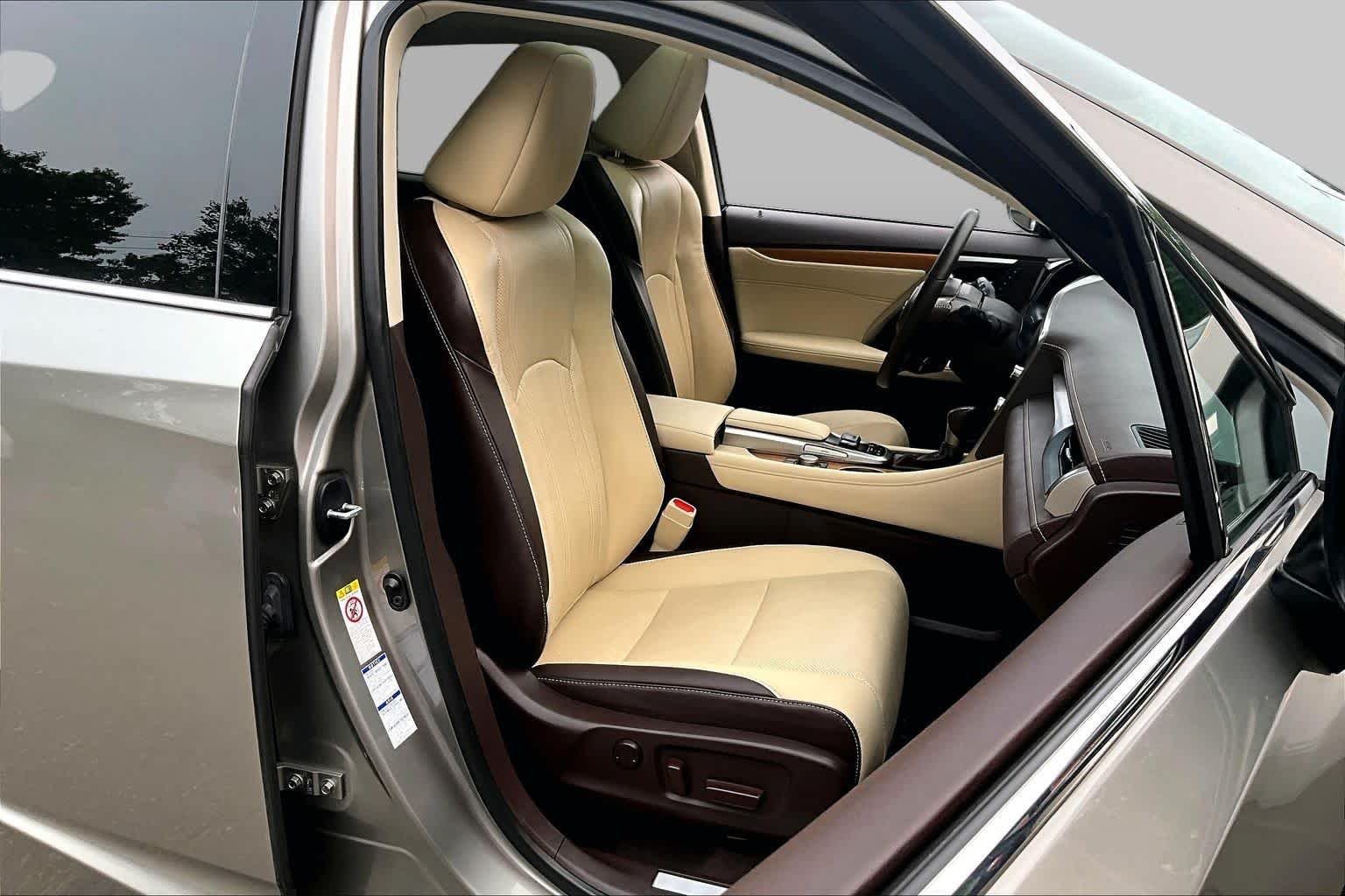 Used 2017 Atomic Silver Lexus  image 8