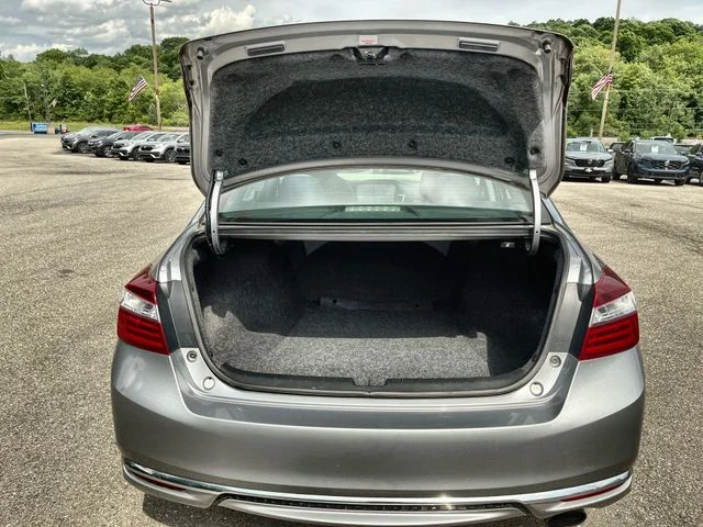 Used 2016 Silver Honda LX image 21