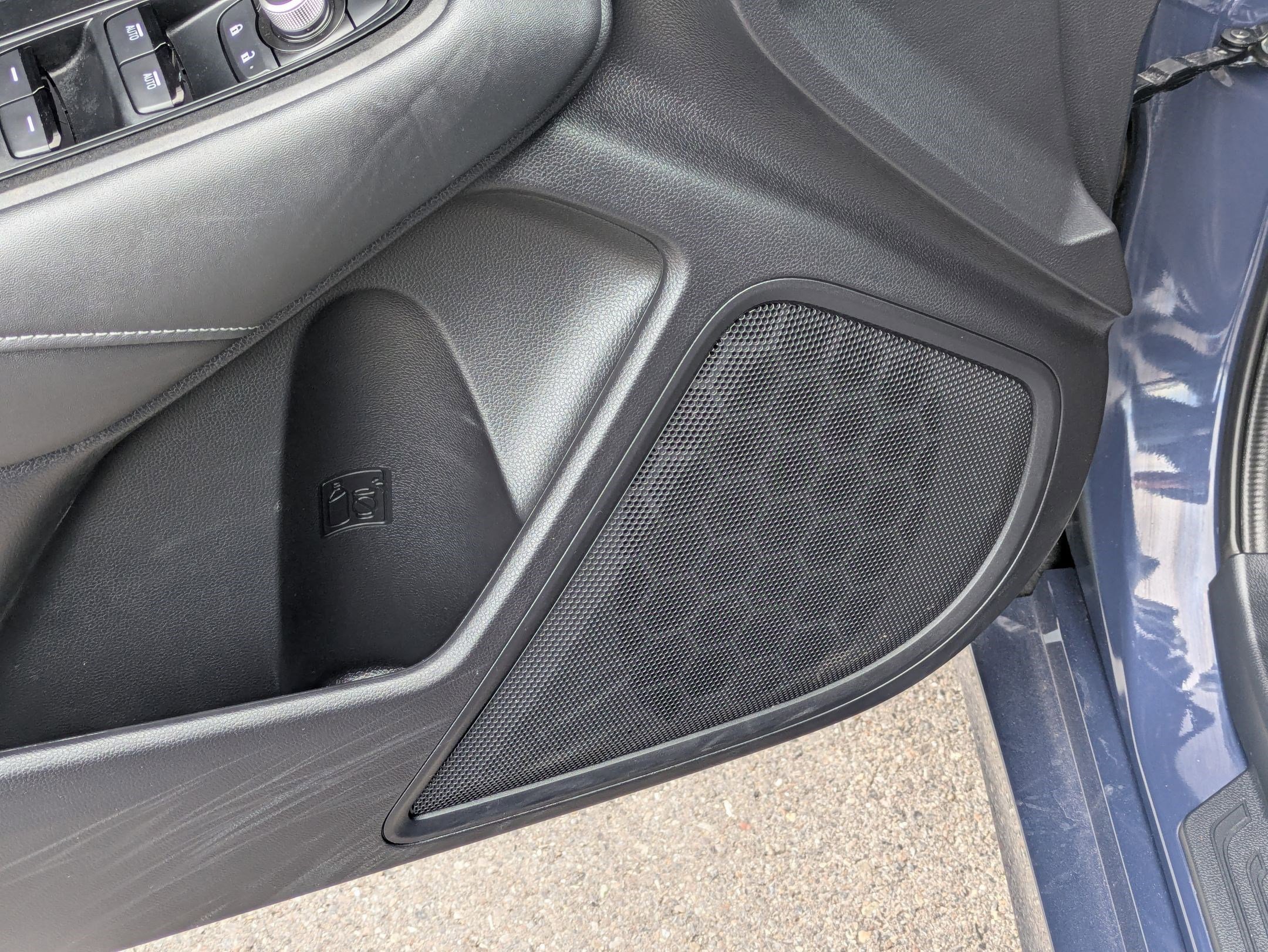 Used 2025 Cosmic Blue Pearl Subaru Premium image 13