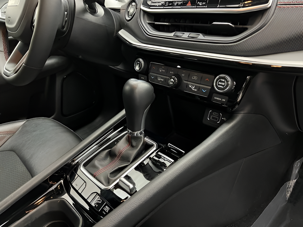 Used 2025 Silver Jeep Trailhawk image 9