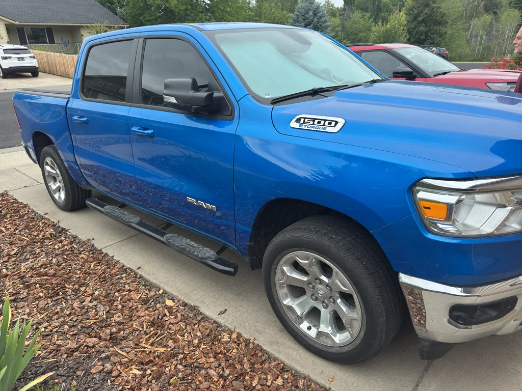 Used 2022 Hydro Blue Pearlcoat Ram Big Horn image 2