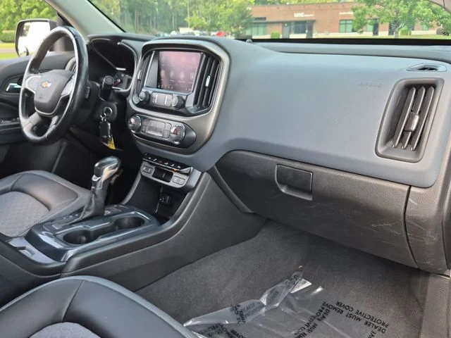 Used 2022 Black Chevrolet Z71 image 35