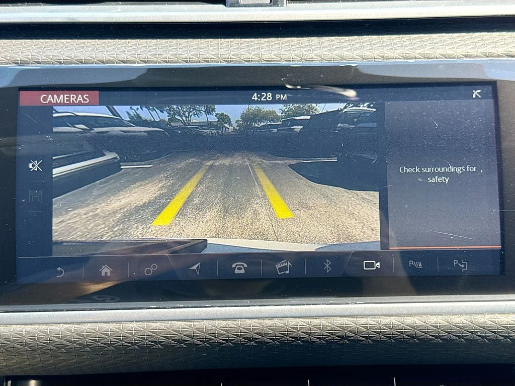 Used 2019  Land Rover SE R-Dynamic image 15