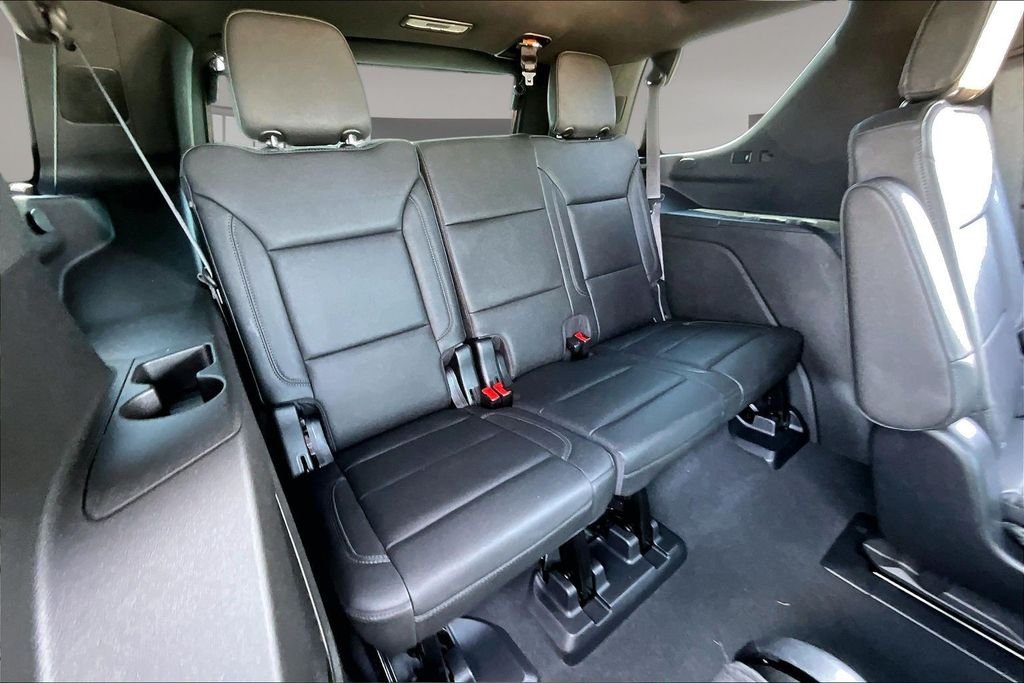 Used 2022 White Chevrolet Z71 image 30