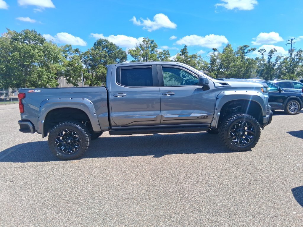 Used 2022 Gray Chevrolet RST image 6