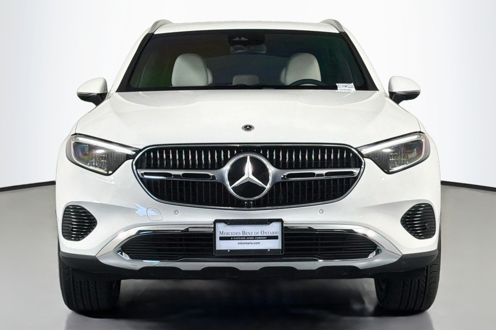 Certified Used 2025 Polar White Mercedes-Benz GLC 300 image 3
