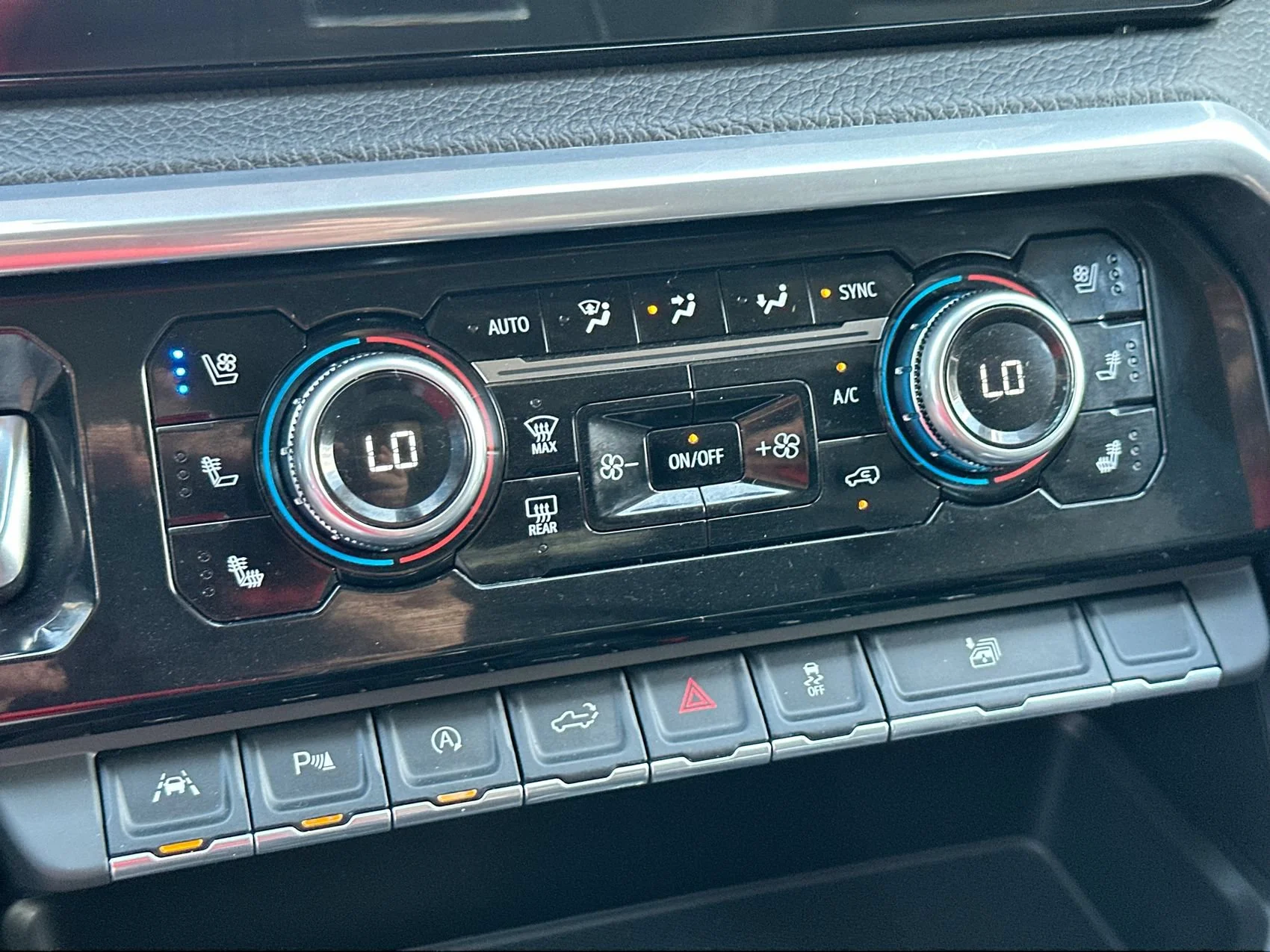Used 2022 Quicksilver Metallic GMC Denali image 19