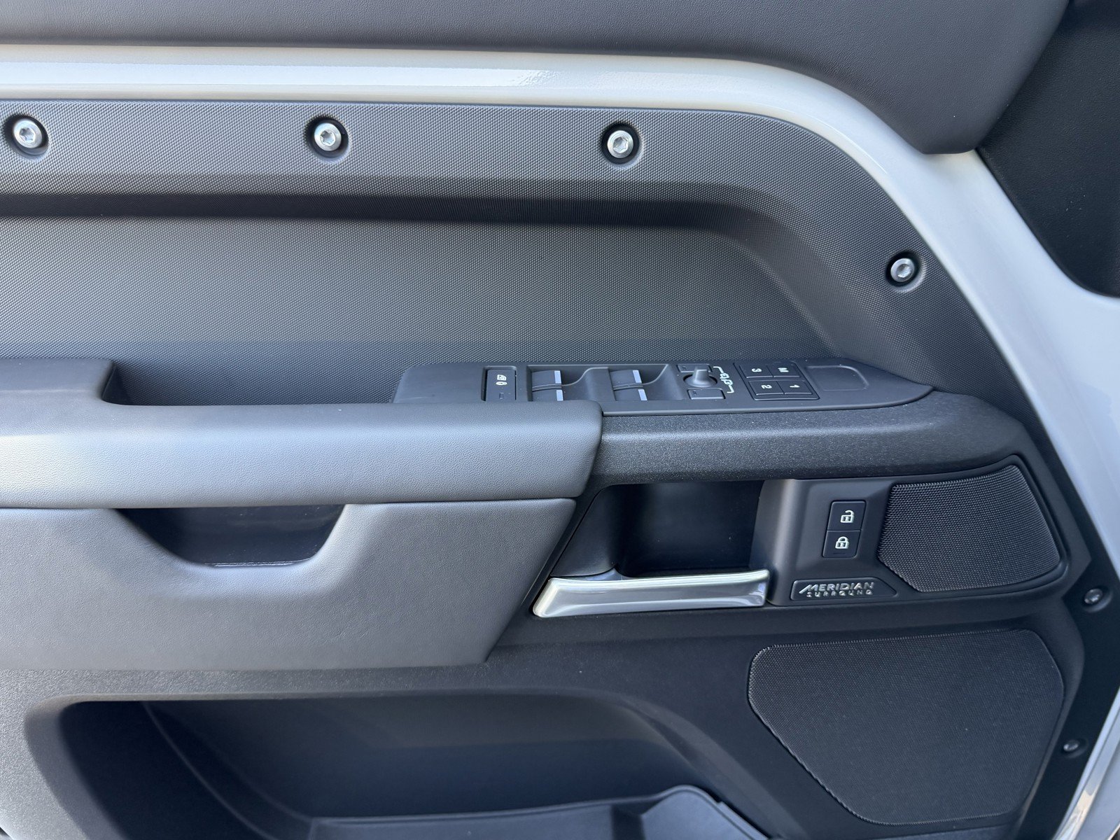 2026 Land Rover Defender X - Photo 26