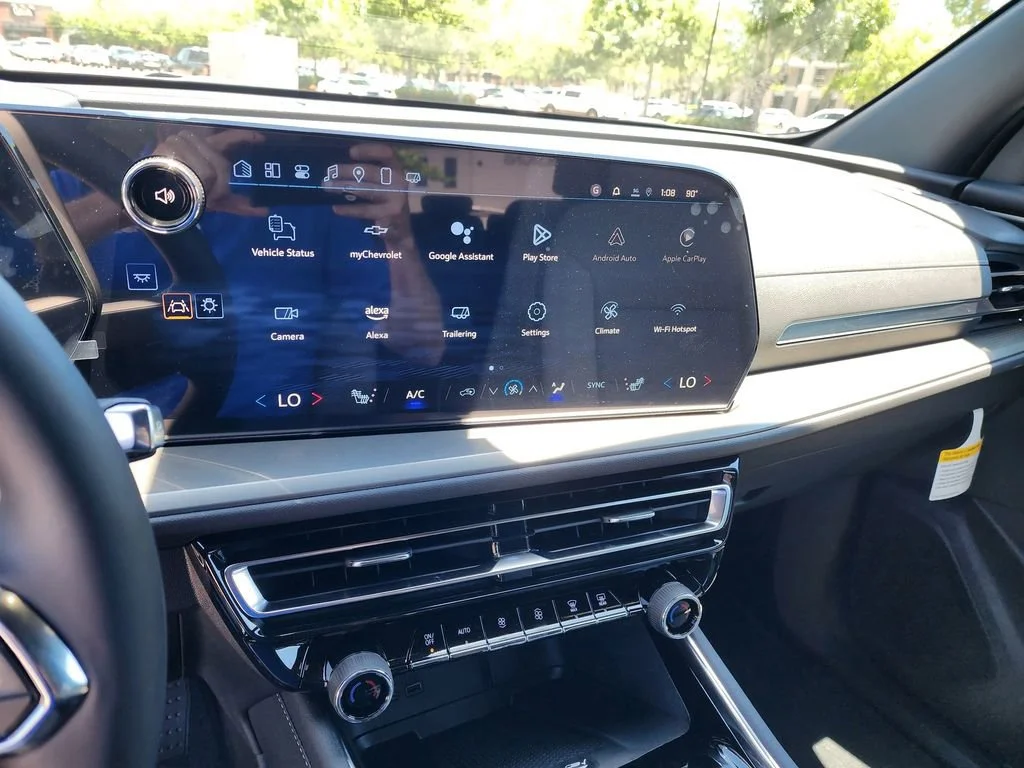 2025 Chevrolet Traverse LT - Photo 13