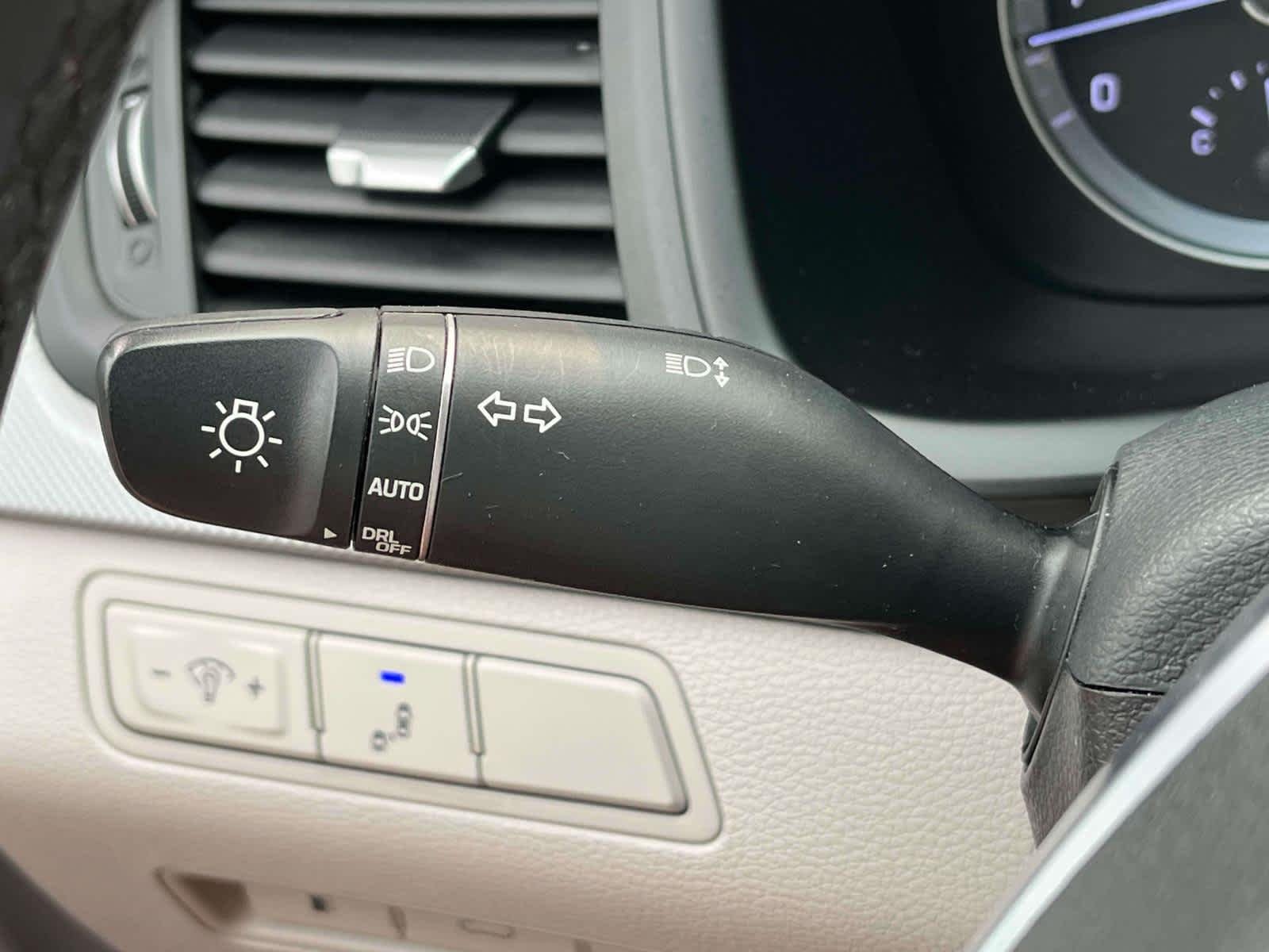Used 2018 Lakeside Blue Hyundai SEL image 32