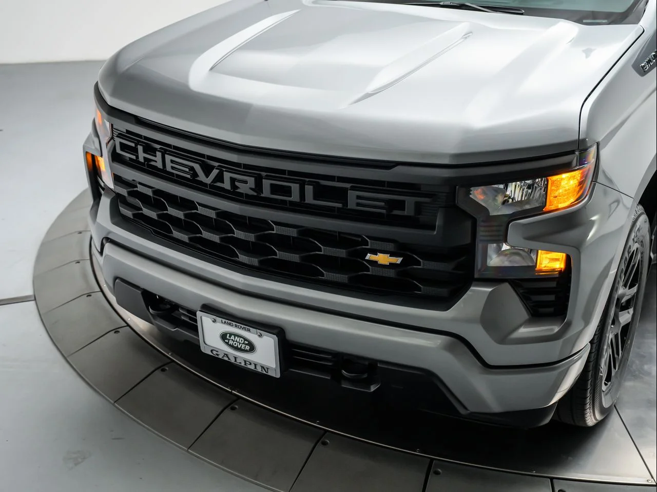 Used 2023 Sterling Gray Metallic Chevrolet 2WD Crew Cab Short Bed Custom image 9