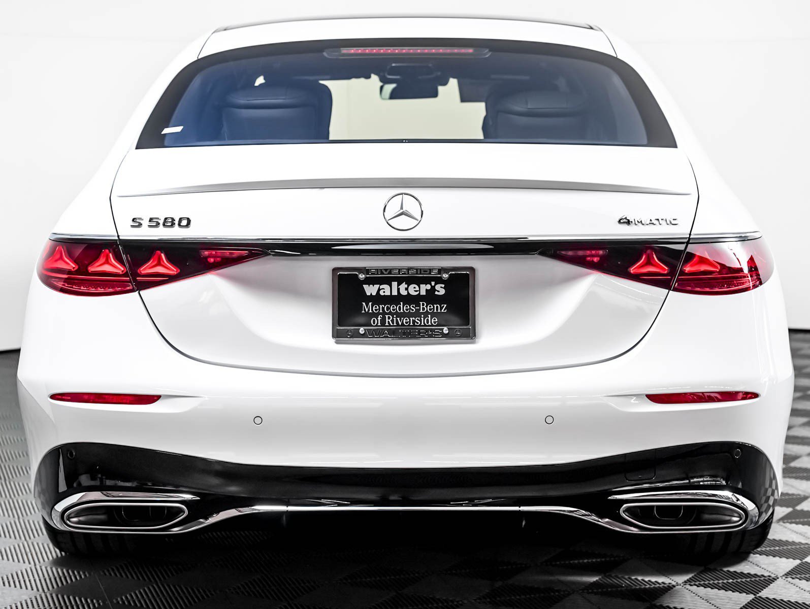 New 2027 MANUFAKTUR Moonlight White Metallic Mercedes-Benz S 580 image 10