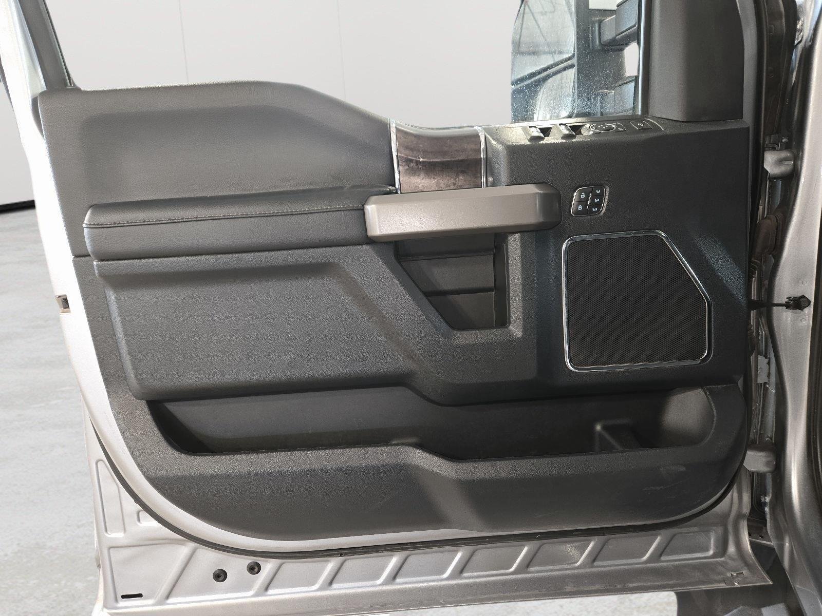 Used 2022 Iconic Silver Ford Lariat image 12